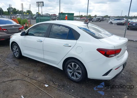 2022 Kia Rio S z USA, uszkodzony, nr VIN 3KPA24AD9NE458089